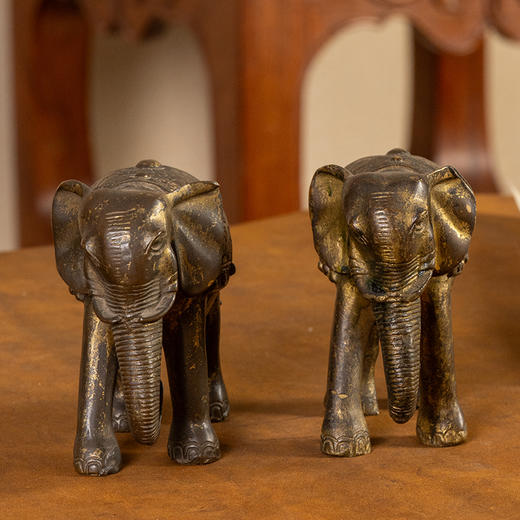 清 铜鎏金大象摆件（一对） 商品图1