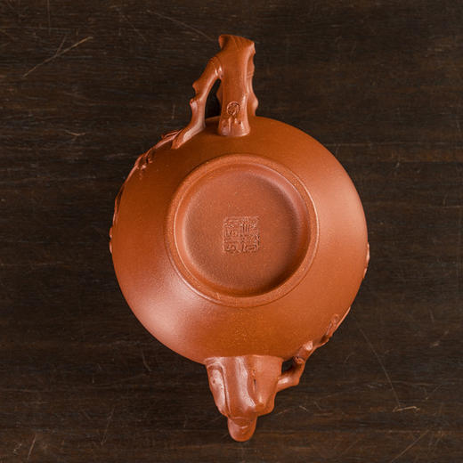 《樱花壶》 冯洪君 高级工艺美术师、宜兴市著名陶艺家、宜兴市陶艺协会会员、 无锡市艺术协会会员、 江苏省紫砂研究学会会员、中国工艺美术学会会员 商品图4