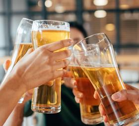  酒精致癌有多“简单”？营养专家：至少有5个途径伤身 