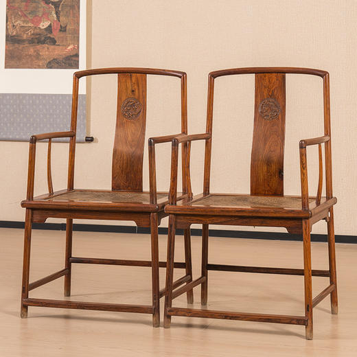 清 黄花梨螭龙纹南官帽椅（一对） 商品图4