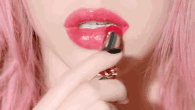 春节不打烊 正常发【迪奥魅惑润唇膏小样套装组合】植物成分，一秒滋润，没有油腻感，水嫩一整天 经常嘴唇干裂，一定要入手这支唇膏随手抹两层后，短短几秒，嘴唇已经恢复成水嫩状 商品图1