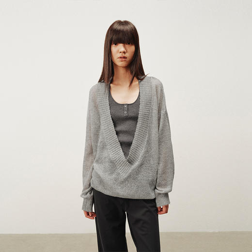 NUTH 假两件宽松深V领毛衣针织衫女 灰色/米白色（发货时间同步天猫） 商品图5