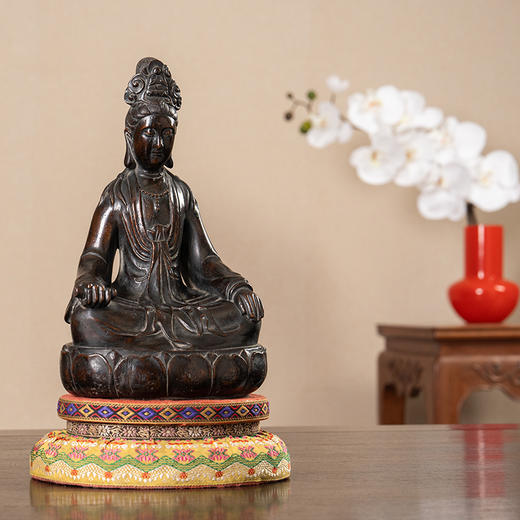 清 沉香木雕持卷观音 商品图4