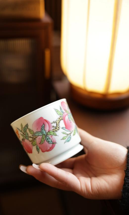 【指间彩】粉彩九桃五蝠容天杯  满容约240cc 商品图4