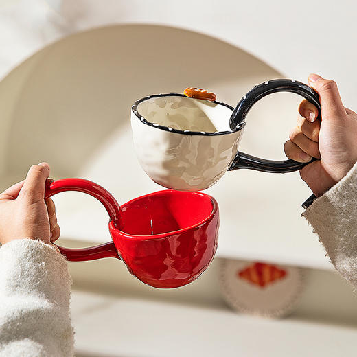 摩登主妇高级感陶瓷马克杯浮雕轻奢喝水杯家用早餐杯女大容量杯子 商品图0