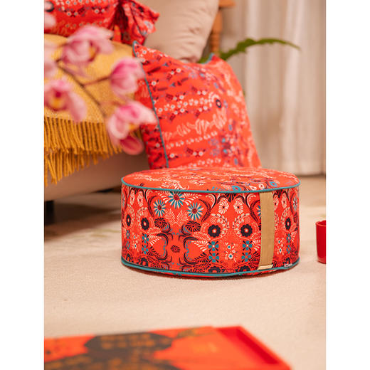 节日的花园系列异形抱枕靠垫圆柱睡抱枕金鱼蝴蝶春节喜庆新中式棉可拆洗 商品图2