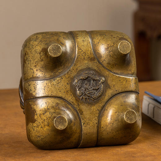 清 铜绳纹耳四足香炉 商品图3