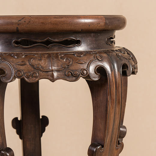 清 红木镶瘿木云纹三弯腿五足带托泥圆香几（一对） 商品图2