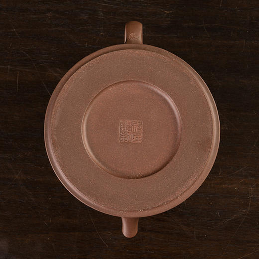 《奕君壶》 穆民龙   高级工艺美术师、著名紫砂艺术家、中国工艺美术学会会员、江苏省陶瓷协会、宜兴紫砂行业协会会员 商品图3