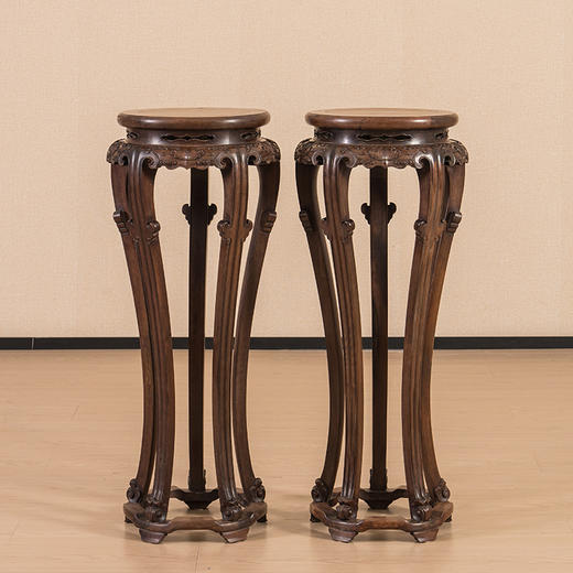 清 红木镶瘿木云纹三弯腿五足带托泥圆香几（一对） 商品图0