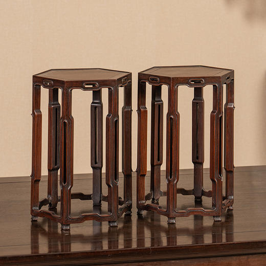 清 红木鱼门洞六角花几摆件（一对） 商品图4