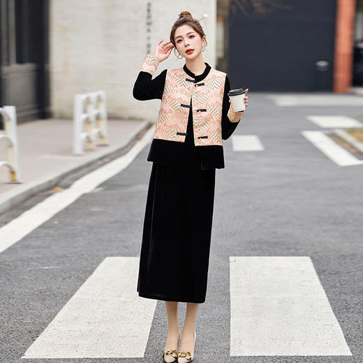 TZW-2025春季新款民族风两件套裙新中式提花马甲丝绒连衣裙时尚休闲套 商品图5