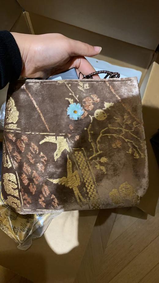 盛唐牡丹| 随意丝绒包-棕色烫金 商品图0