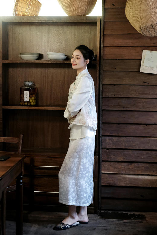 盛唐牡丹 |真丝绡如意湖亭对襟马甲 商品图3