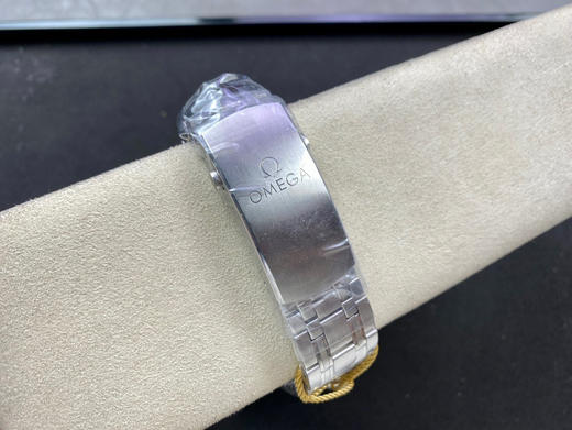 目前TOP版本❕❕匠心之作‼️‼️OR Factoy 2024年新品绿海马30042mm精钢表壳，单向旋转抛光绿色陶瓷表圈，搭配采用激光技术镌刻波纹图案的绿色抛光陶瓷表盘 商品图3