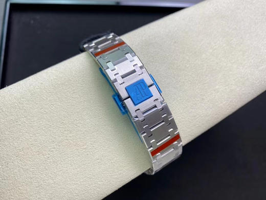 ZF回馈新老客户，打造具性价比AP钢王——爱彼皇家橡树15202系列腕表39毫米直径的不锈钢表壳，搭配镌刻Petite Tapisserie小型格纹装饰图案的表盘 商品图11