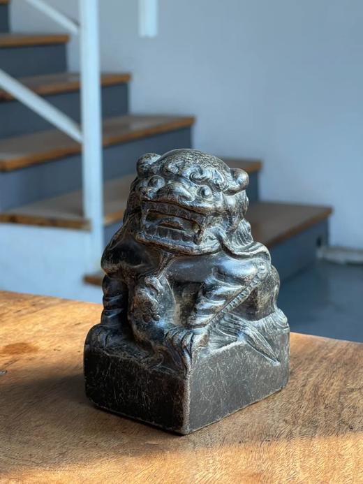 青石子母瑞狮案头摆件，顺丰包邮 商品图1