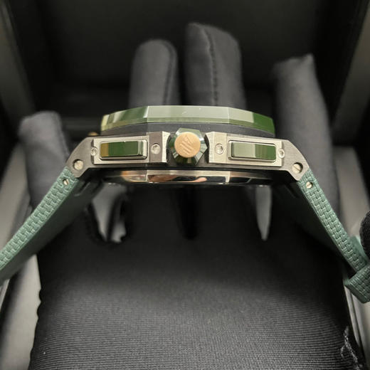 【 Audemars Piguet  】爱彼 震撼推出精细美学代表之作——爱彼皇家橡树离岸型系列，极致的性价比，好版本的选择，引用全新的彩色陶瓷锻造技术，表壳与圈口的选料，不惜重本使用日本进口的氧化锆 商品图10