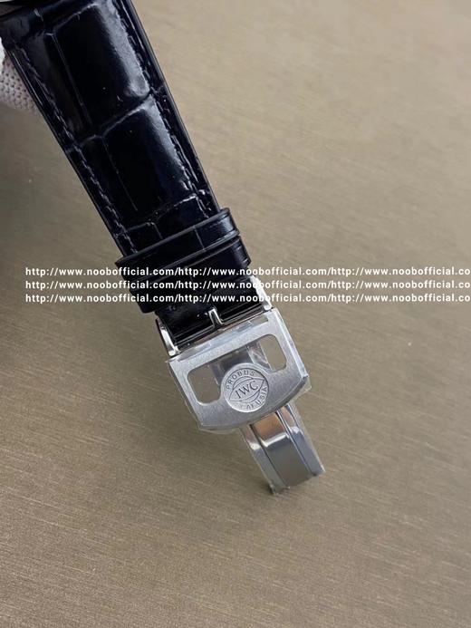 Noob出品【市场复刻 V5升级版】万国IWC葡七 正品同步新款iw500714  直观上来看，机芯和表扣差别明显，但你只看到一部分。其实不同就是整个表都不同，正品开模，直径42mmx12mm 商品图3