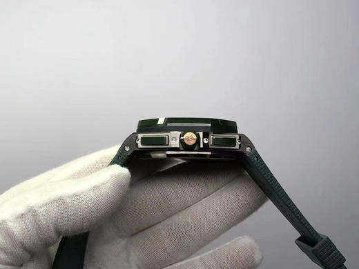 【 Audemars Piguet  】爱彼 震撼推出精细美学代表之作——爱彼皇家橡树离岸型系列，极致的性价比，好版本的选择，引用全新的彩色陶瓷锻造技术，表壳与圈口的选料，不惜重本使用日本进口的氧化锆 商品图7