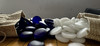 琉璃玲珑单面凸亚光蓝白围棋棋子+金丝栗木罐 商品缩略图1