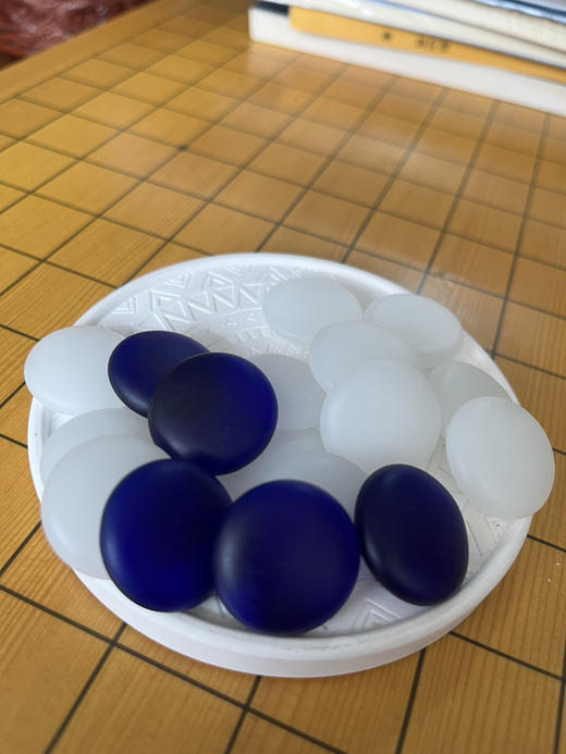 琉璃玲珑单面凸亚光蓝白围棋棋子+金丝栗木罐 商品图4