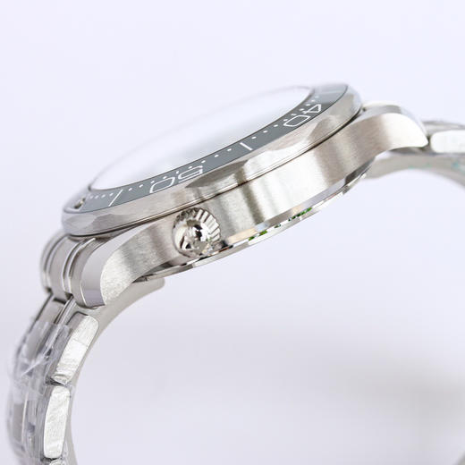 目前TOP版本❕❕匠心之作‼️‼️OR Factoy 2024年新品绿海马30042mm精钢表壳，单向旋转抛光绿色陶瓷表圈，搭配采用激光技术镌刻波纹图案的绿色抛光陶瓷表盘 商品图12