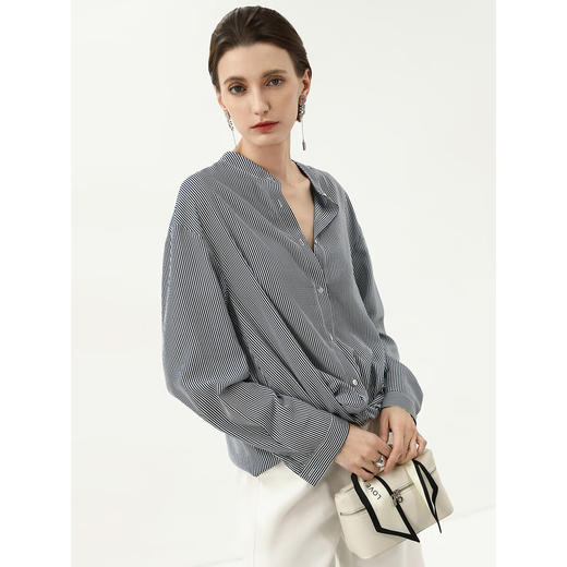 COCOBELLA设计感条纹拧花衬衫春夏通勤休闲小立领上衣SR3196 商品图2