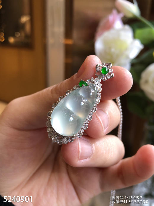 5240901，福豆吊坠。具体价格微信咨询 商品图0