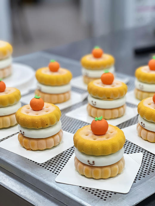 emoji大橘大利（开心果树莓酸奶慕斯） 商品图0