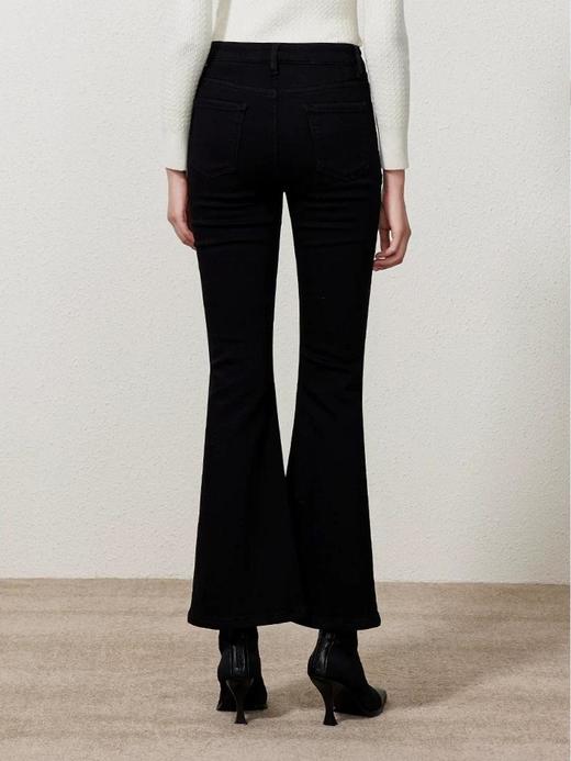 3楼FEXATA服饰(新百购) 蝴蝶装饰时尚微喇牛仔裤 商品图1