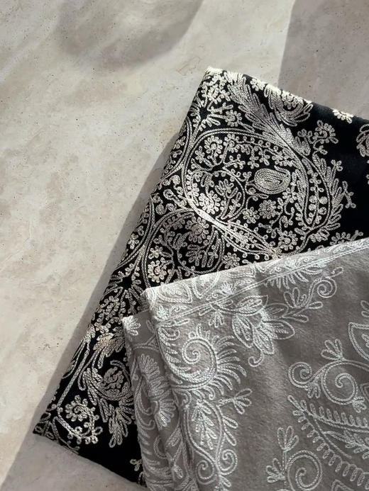 CG｜Pakistani Embroidered Scarf [真丝羊毛刺绣披肩围巾 驼底金绣 / 黑底金绣 / 灰底金绣] 商品图1