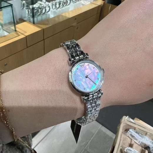 美国现货1100人民币直邮！AR1961 Armani阿玛尼女表⌚️银色表链，表盘22mm 商品图2