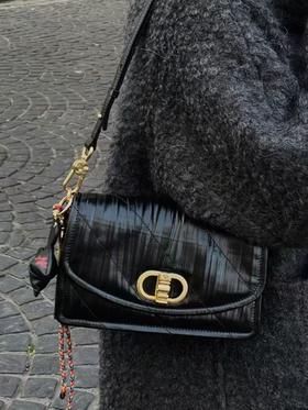 菲安妮真皮回音腋下小方包