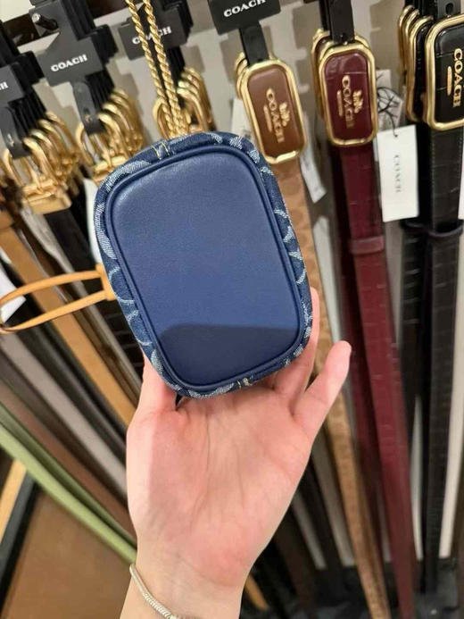 ¥ 840🇺🇸Coach新款香布雷链条⛓小废包手腕包，限量版加送🍒小吊坠，可爱小卡包零钱包，放不了🙅‍♂️手机📱 商品图3
