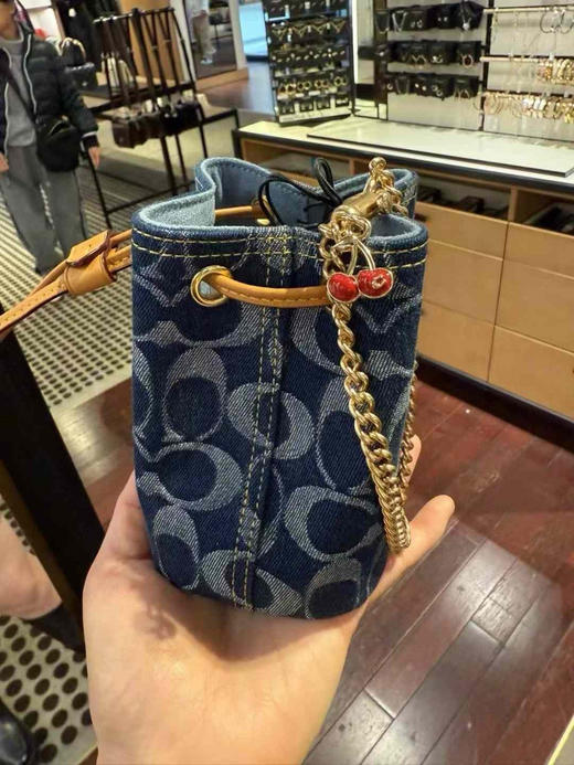 ¥ 840🇺🇸Coach新款香布雷链条⛓小废包手腕包，限量版加送🍒小吊坠，可爱小卡包零钱包，放不了🙅‍♂️手机📱 商品图5