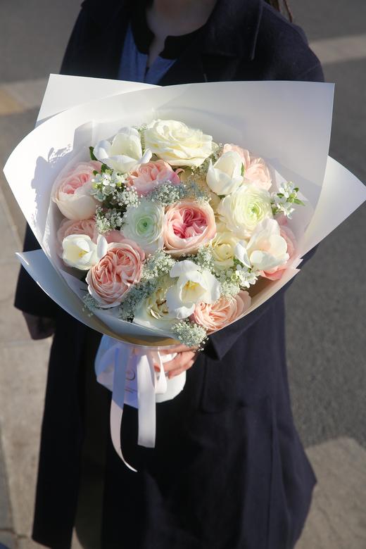 凯瑟琳玫瑰混搭花束 商品图4