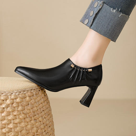 时尚别针高跟鞋，软羊皮粗跟尖头鞋深口单鞋KT1691 商品图2