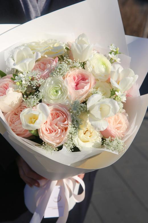 凯瑟琳玫瑰混搭花束 商品图5