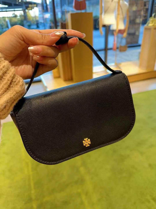 ¥1180🇺🇸TB Emerson新款小号手拎斜挎马鞍包，简约精致小巧实用。可以手拎可以斜挎❗️尺寸22*12*6cm 商品图0