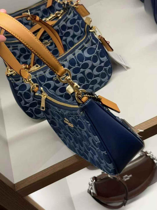 ¥2100🇺🇸Coach新款Teri 香布雷牛仔腋下斜挎两用包，配两根肩带，可腋下可斜挎，限量版加送🍒小吊坠 商品图2