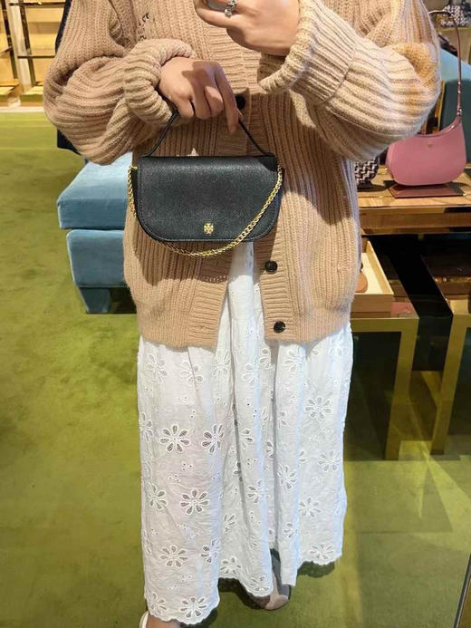 ¥1180🇺🇸TB Emerson新款小号手拎斜挎马鞍包，简约精致小巧实用。可以手拎可以斜挎❗️尺寸22*12*6cm 商品图8