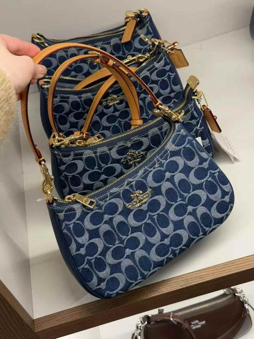 ¥2100🇺🇸Coach新款Teri 香布雷牛仔腋下斜挎两用包，配两根肩带，可腋下可斜挎，限量版加送🍒小吊坠 商品图0