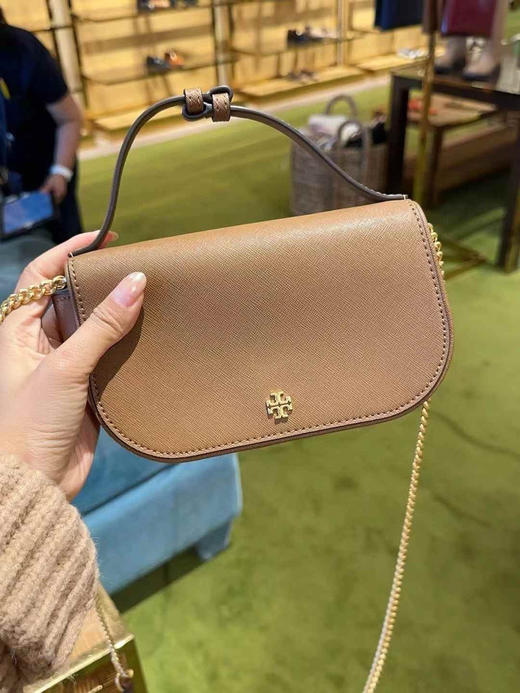 ¥1180🇺🇸TB Emerson新款小号手拎斜挎马鞍包，简约精致小巧实用。可以手拎可以斜挎❗️尺寸22*12*6cm 商品图3