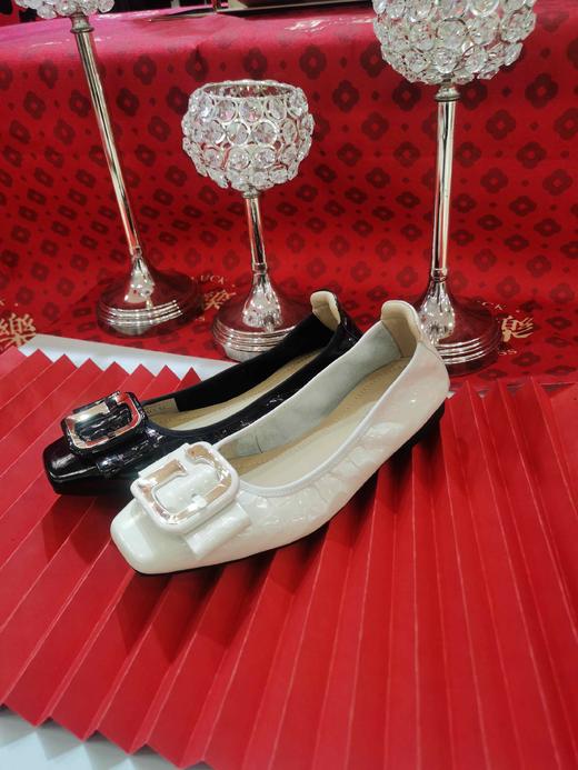 4楼罗密瑞姿平底漆皮瓢鞋 商品图0