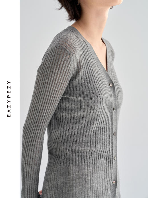 真丝羊毛V领镂空开衫 商品图2