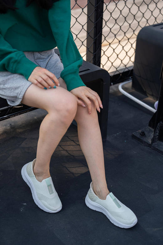 【工厂回笼资金，破价团】一脚蹬“闪穿鞋”，好穿不弯腰！【男女同款】4cm加厚打底，飞织鞋面，极简舒适，开春抢先一步！ 一脚蹬飞织休闲鞋BTHY-1141101 商品图5