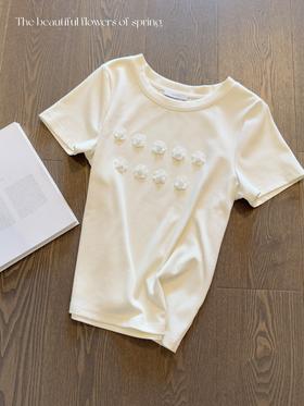 花花tee 大家一定要体验的某品牌同步天丝棉针织(穿着感100分!!) 手工钉珠花朵T恤 米白色