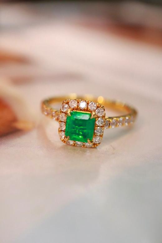 0.6ct刻面祖母绿戒指 商品图1