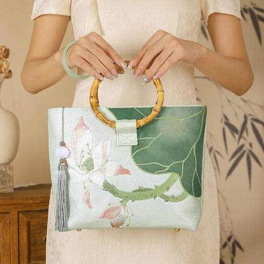 古风旗袍宴会手提包，高精密绣花手提水桶包QB- 荷香如故 商品图0
